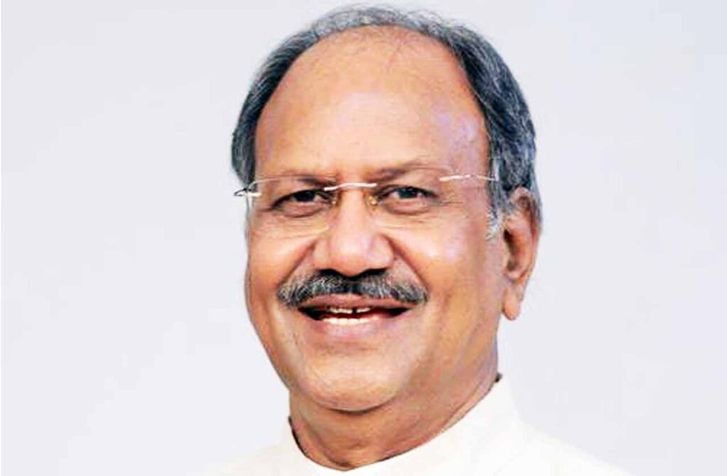 स्कूल शिक्षा एवं उच्च शिक्षा मंत्री बृजमोहन अग्रवाल ने कहा  प्रदेश में नयी शिक्षा नीति लागू कर स्कूल शिक्षा और उच्च शिक्षा को राष्ट्रीय स्तर पर लाना प्राथमिकता होगा, शिक्षकों की समस्याओं का समाधान होगा तो वो बेहतर ढंग से शिक्षा व्यवस्था के संचालन में अपना योगदान देंगे