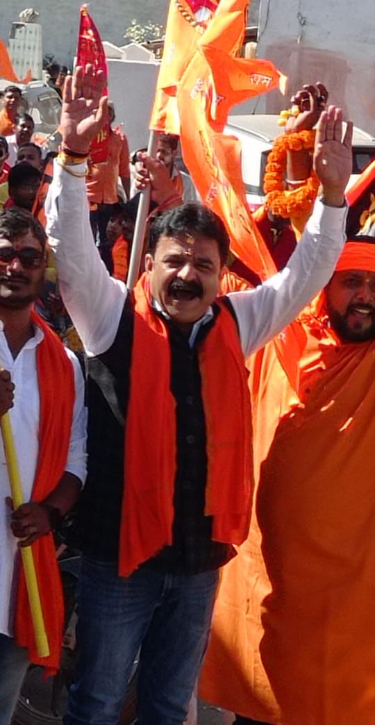 विश्व हिन्दू परिषद के जीपीएम जिला अध्यक्ष हर्ष छाबरिया एवं अखिल विश्व गायत्री परिवार दिया ग्रुप के प्रांत विस्तारक ओम प्रकाश बलभद्रे को युवा उत्कर्ष सम्मान से सम्मानित किया गया