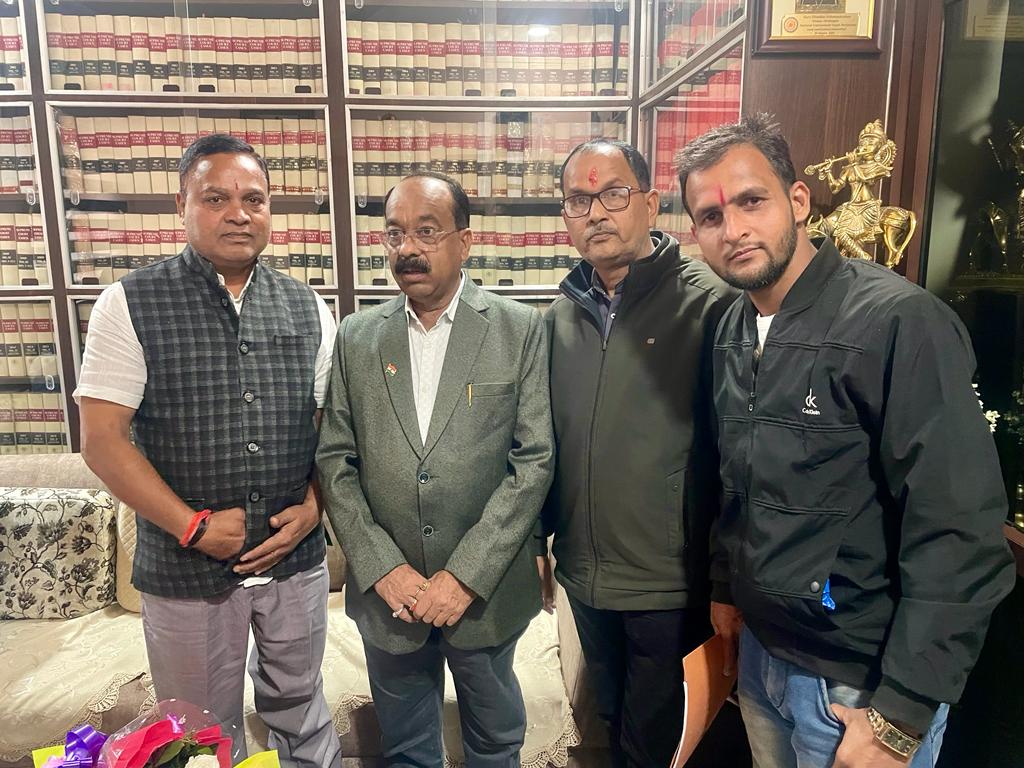 पेण्ड्रा बायपास सड़क निर्माण की मांग डिप्टी सीएम पीडब्ल्यूडी मिनिस्टर अरुण साव एवं अमर अग्रवाल से की गई, डॉ रमन सिंह ने 2018 में किया था शिलान्यास, कांग्रेस सरकार ने 4 गुना मुआवजा राशि देने का वायदा कर नहीं दिया, जिससे बायपास सड़क का निर्माण शुरु नहीं हो सका