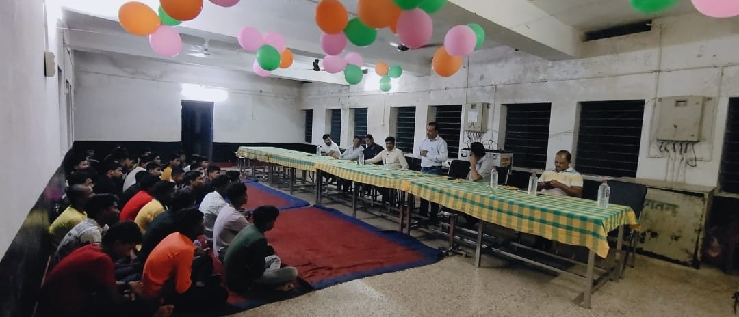कलेक्टर लीना कमलेश मंडावी की पहल पर जिले के सभी पोस्ट मैट्रिक छात्रावासों में पायलट प्रोजेक्ट के तहत विशेष कोचिंग क्लास का संचालन शुरु…