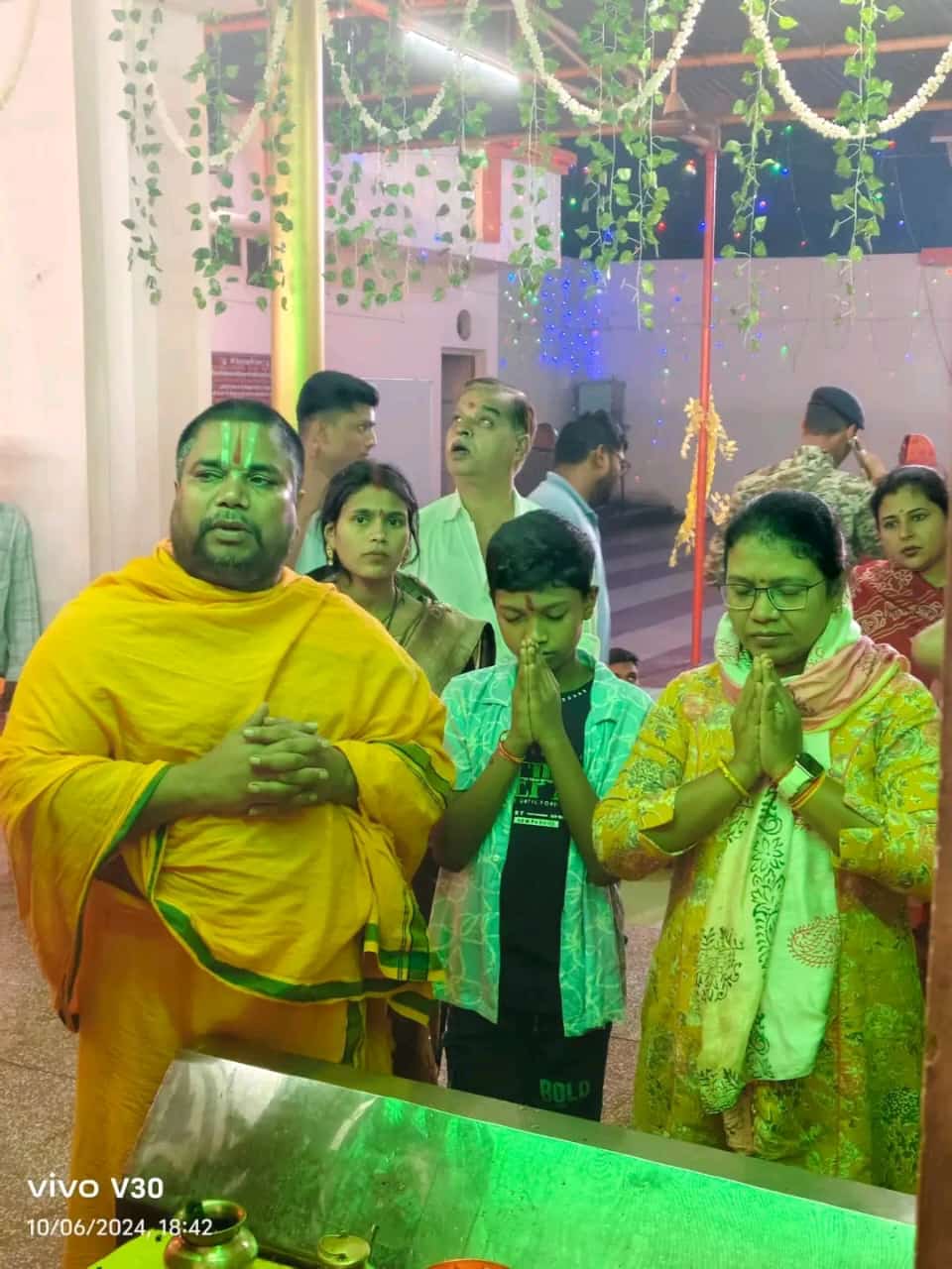 कलेक्टर एवं कुलपति ने नवरात्र के अवसर पर शक्ति स्वरूपा मां दुर्गा का दर्शन कर विधि विधान से पूजा अर्चना किया व अखंड ज्योति कलश के दर्शन किए…